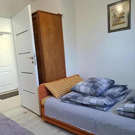 Zdrojowa 20, Διαμέρισμα *